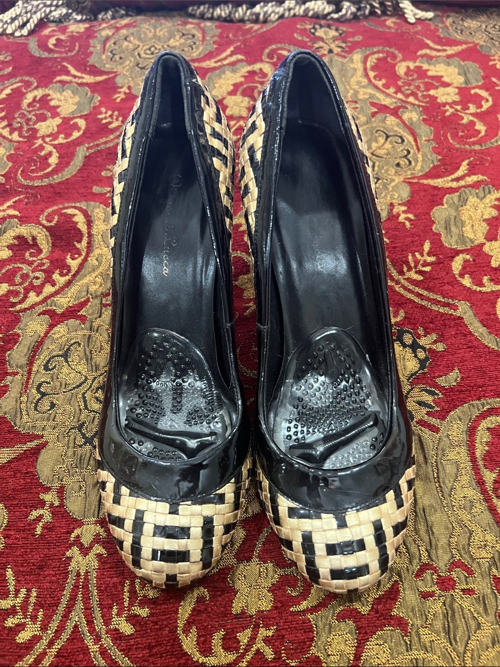 Woven Black and Tan Women's Patent Pumps